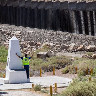 monument wall border